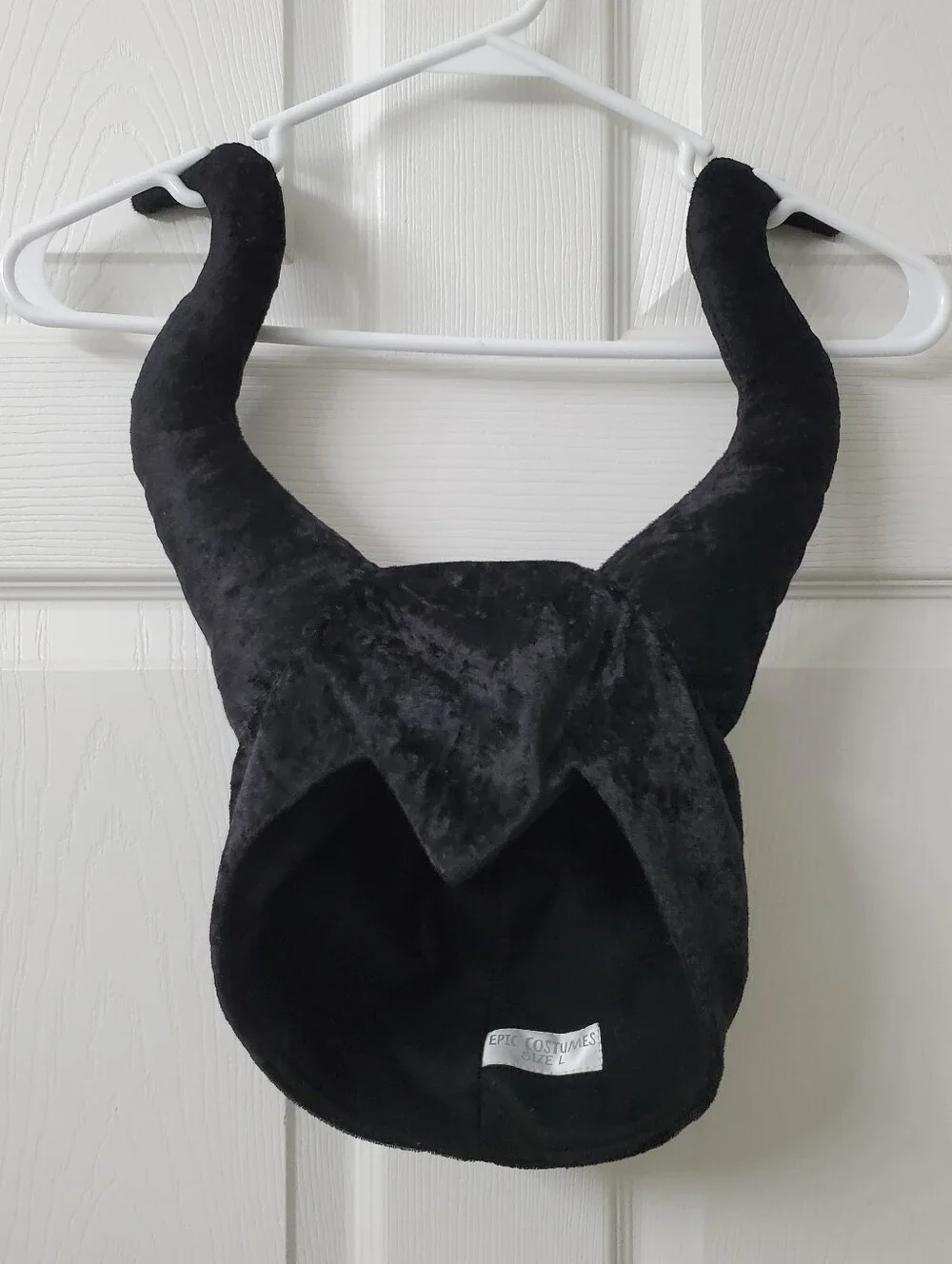 Epic Costumes Maleficent Cosplay Black Plush-Velvet Horned Hat Headpiece Sz L